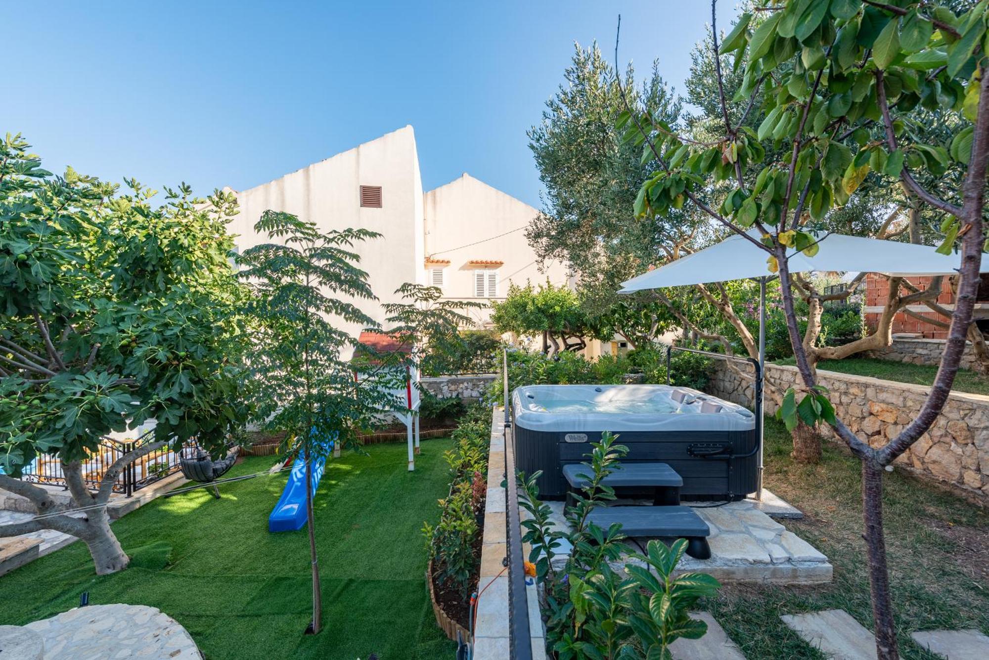 Home With A Unique View Preko Exterior photo